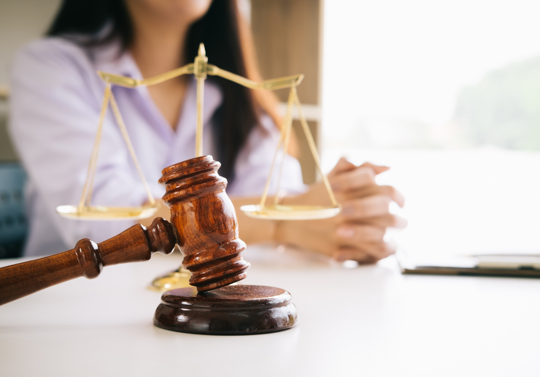 Edificio gubernamental con bandera